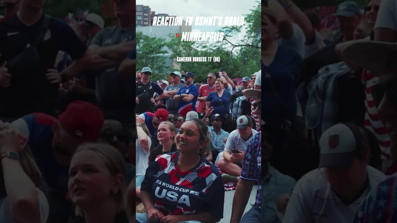 Crowd Reacts to USMNT's Goals vs Australia