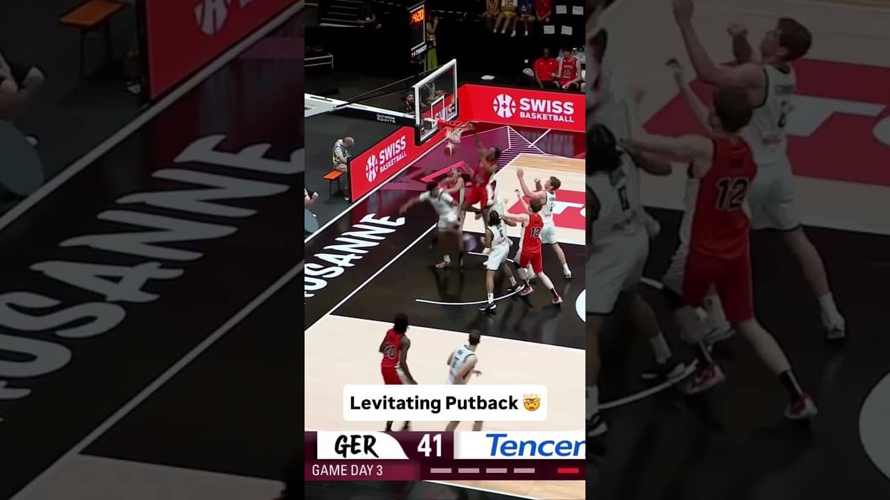 Up so high he was staring at the rim 👀 💭 #FIBAU19