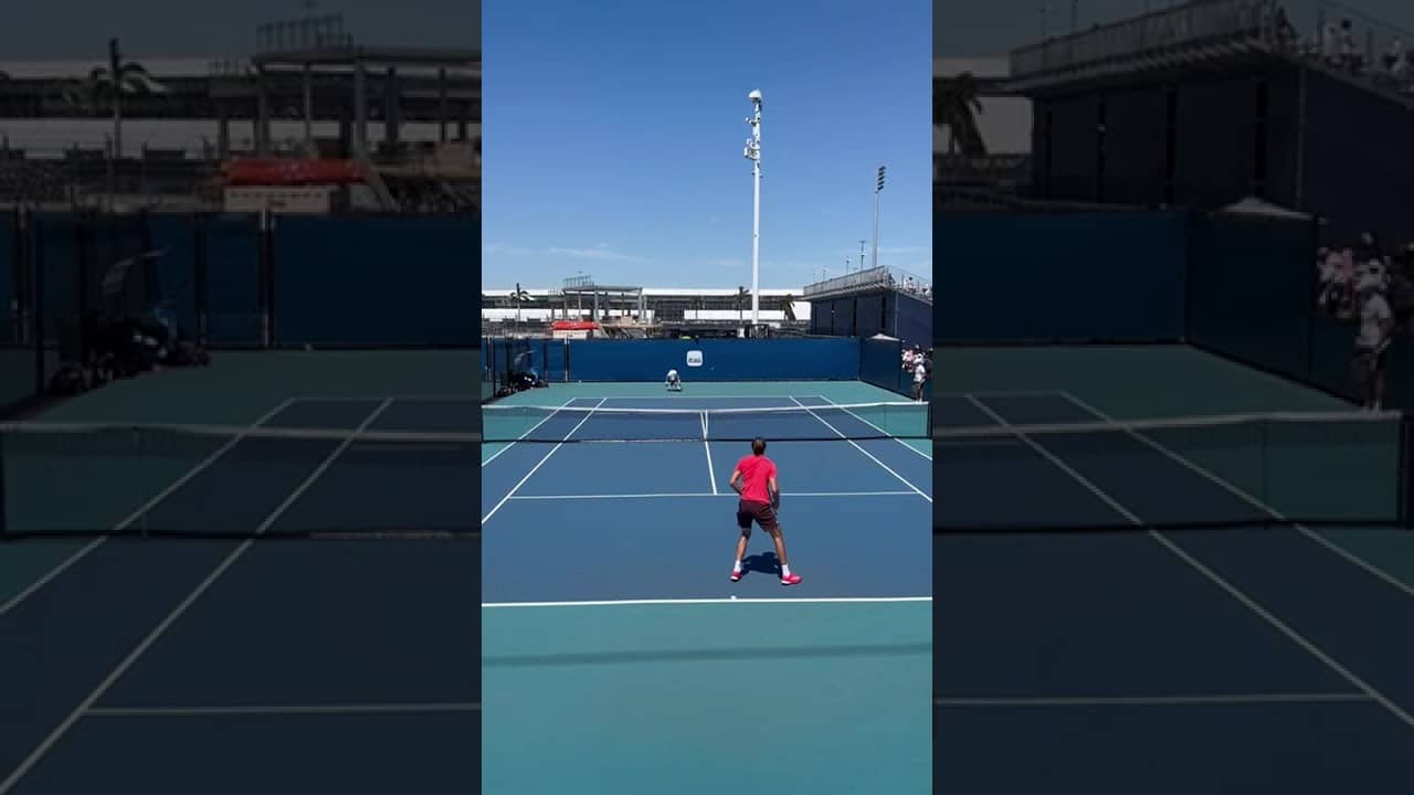 You don't return these! 🚀 Zverev unloads an absolute missile during Miami Open practice vs Fils