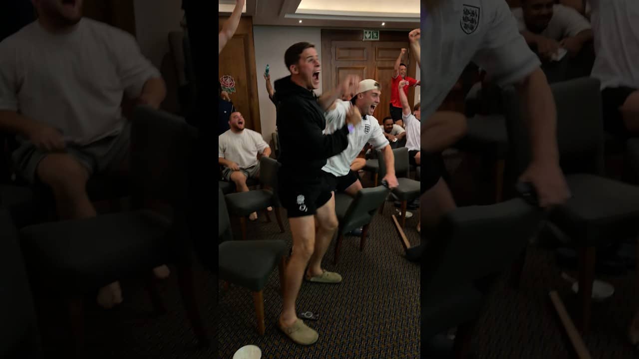 England score!!! ⚽️