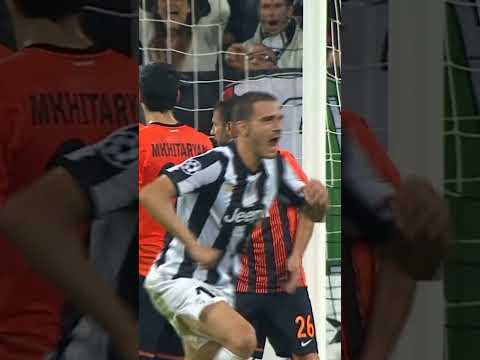Throwback when BONUCCI scored THAT rocket 😳