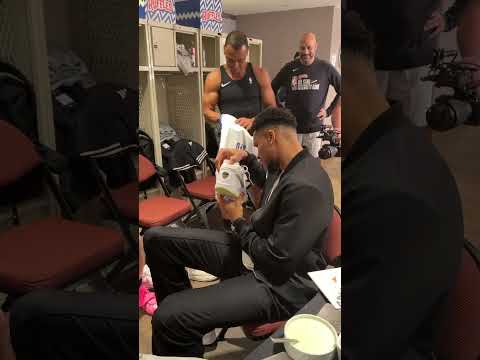 Giannis can't believe Tacko Fall's shoe size 😂