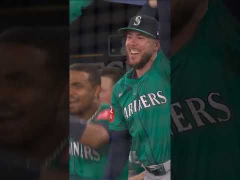 Mitch Garver triple ➡️ J.P. Crawford RBI 😎  #mlb #baseball