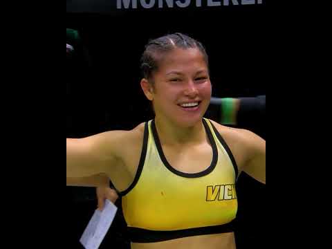 INCREDIBLE 🤩 Can Victoria Souza submit Anastasia Nikolakakos at ONE Fight Night 41?