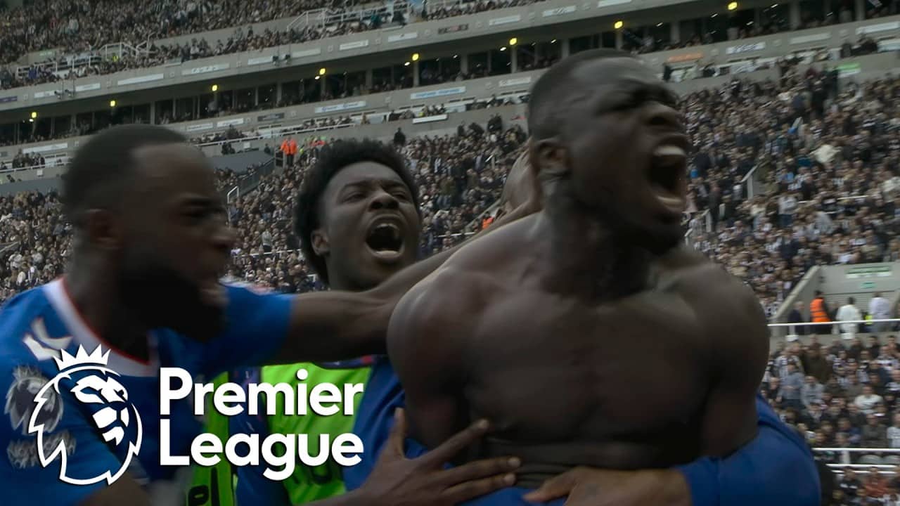 Brian Brobbey smashes Sunderland ahead of Newcastle in 90TH MINUTE | Premier League | NBC Sports