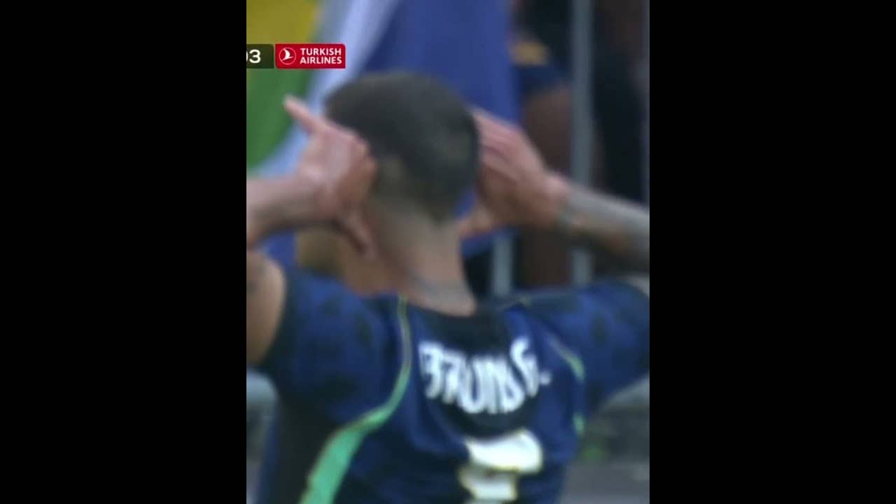 Bruno Guimarães forces the turnover and slots it home for Brazil! 🇧🇷
