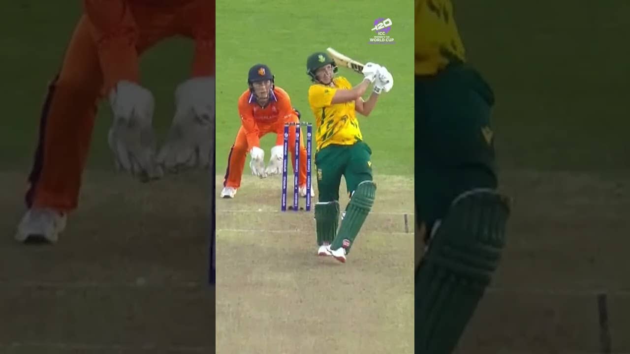 India and South Africa lit up #t20worldcup and unleashed powerful @BudweiserIndia Smooth Sixes🏏