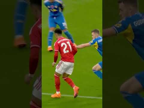 Nottingham Forest leaf their mark against Leeds 🍁