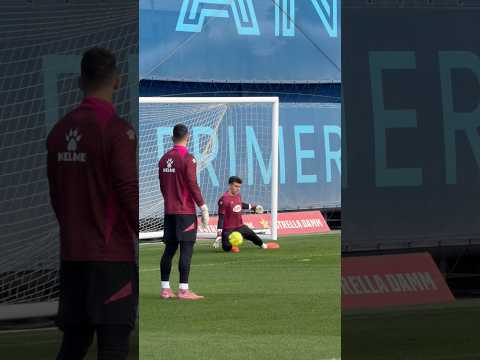 ✋ Goalkeepers training 💪 #RCDE #footballshorts