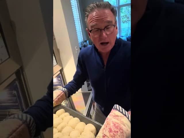 Jimmy Connors returns for a special Thanksgiving edition of Connors Kitchen
