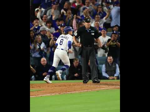 Miguel Rojas puts the Dodgers ahead! 😤
