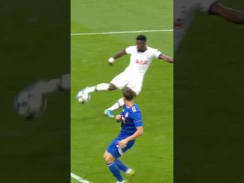 A sweet strike from Serge! 🍬