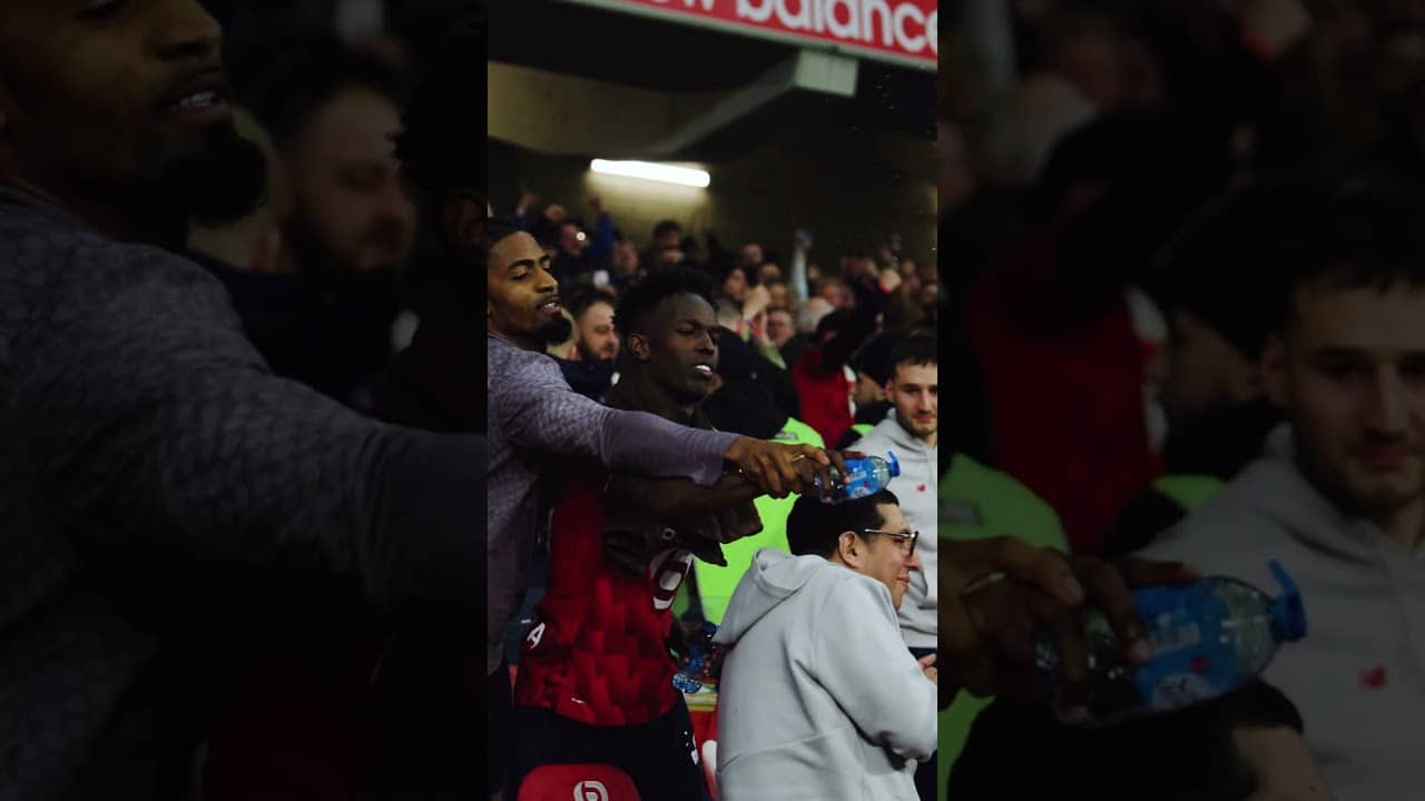𝐋𝐚 𝐣𝐨𝐢𝐞 𝐝𝐮 𝐛𝐚𝐧𝐜 juste avant le coup de sifflet final 😍 #LOSCRCL