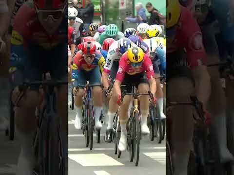 Jordi Meeus clinches the win at Binche-Chimay-Binche with a powerful sprint 💪  #cycling