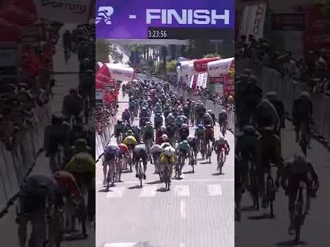 Tom Crabbe continues his fine run of form 🔥 He takes the first stage of the Tour of Türkiye 🇹🇷