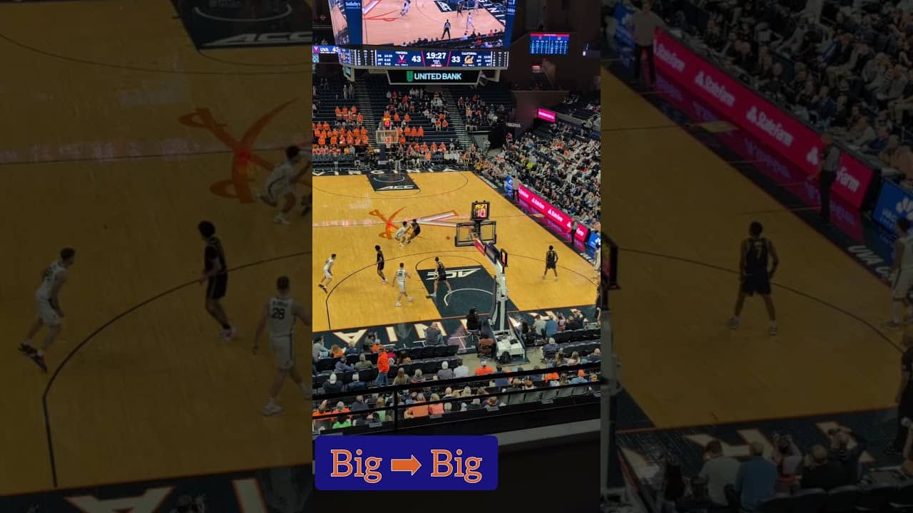 Big ➡️ Big all night! De Ridder to Grunloh BUCKET$ #uvabasketball #gohoos #collegebasketball #dunks