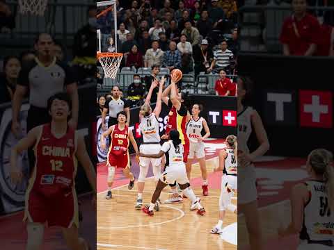 Triple teamed, and still couldn’t be stopped 🤯🇨🇳 #FIBAWWC
