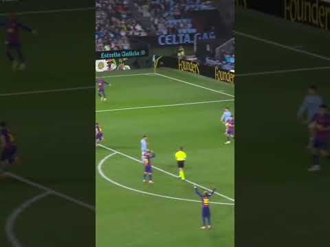 Lewandowski completes his hat trick 🎩