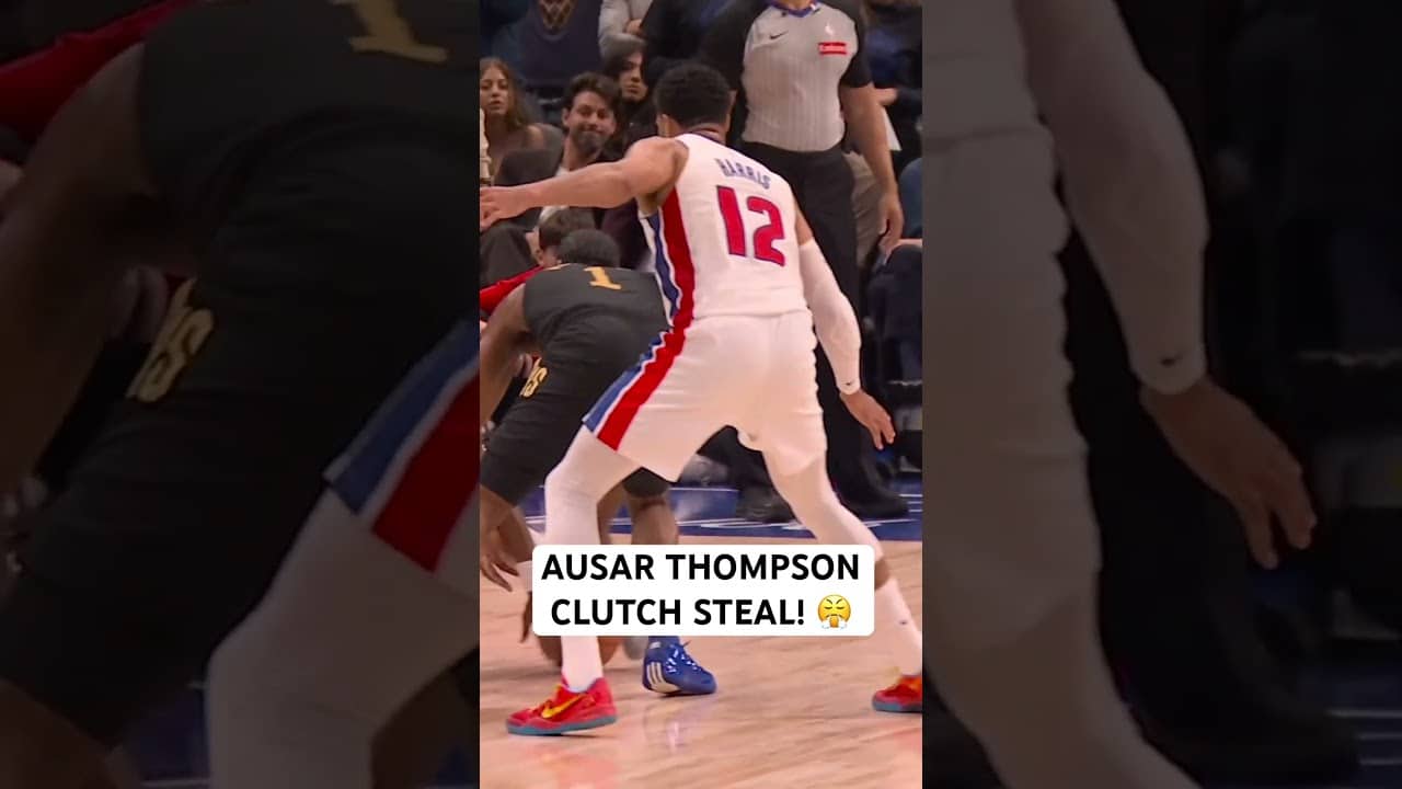 Ausar Thompson comes up big on defense!