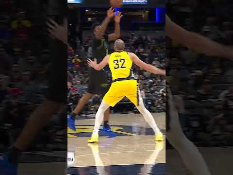 Derik Queen finds Trey Murphy III for alley-oop slam #pelicans #pacers #highlights