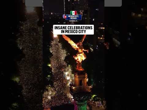 Mexico fans took over El Ángel de la Independencia in Mexico City after the win over Czechia