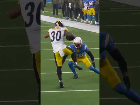 Warren showing off the HOPS 🐇