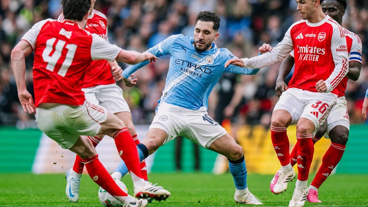MAN CITY v ARSENAL | Top two clash in the Premier League!