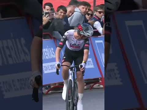 Winning at home 🏡 Jay Vine takes a sensational Stage 6 victory in Andorra at La Vuelta 👏