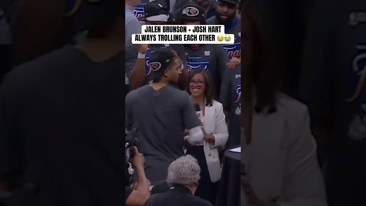Brunson just HAD to take a swipe at Hart when he was called up to the mic 😂
