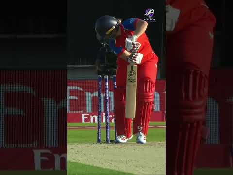 Hannah Rainey perfectly castles off stump for another Scotland wicket 👊 #T20WorldCup