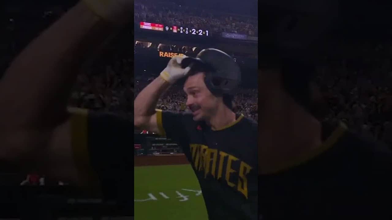 Bryan Reynolds with a walk-off home run! 🏴‍☠️