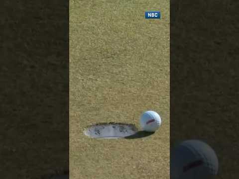 Woodland's putt livin' on the edge ⛳