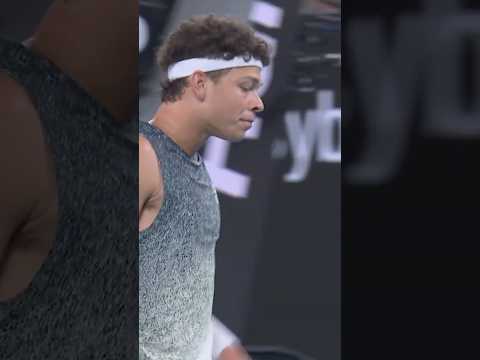 CLINICAL at the net from Shelton! 💥