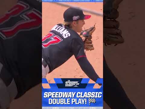 Luke Williams and Ozzie Albies combine to get the Braves out of a jam in style!