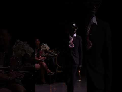 Flavor Flav pulled up to the MLB Awards 🤣