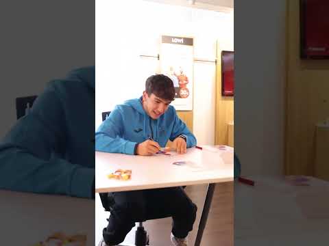 𝐂𝐨𝐧𝐞𝐜𝐭𝐚𝐝𝐨𝐬 con nuestros azulones junto con Lowi 🔗💙