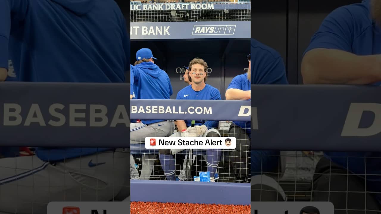 There are 5 moustaches on the Toronto Blue Jays now 👨🏻 #MLB #Toronto #BlueJays