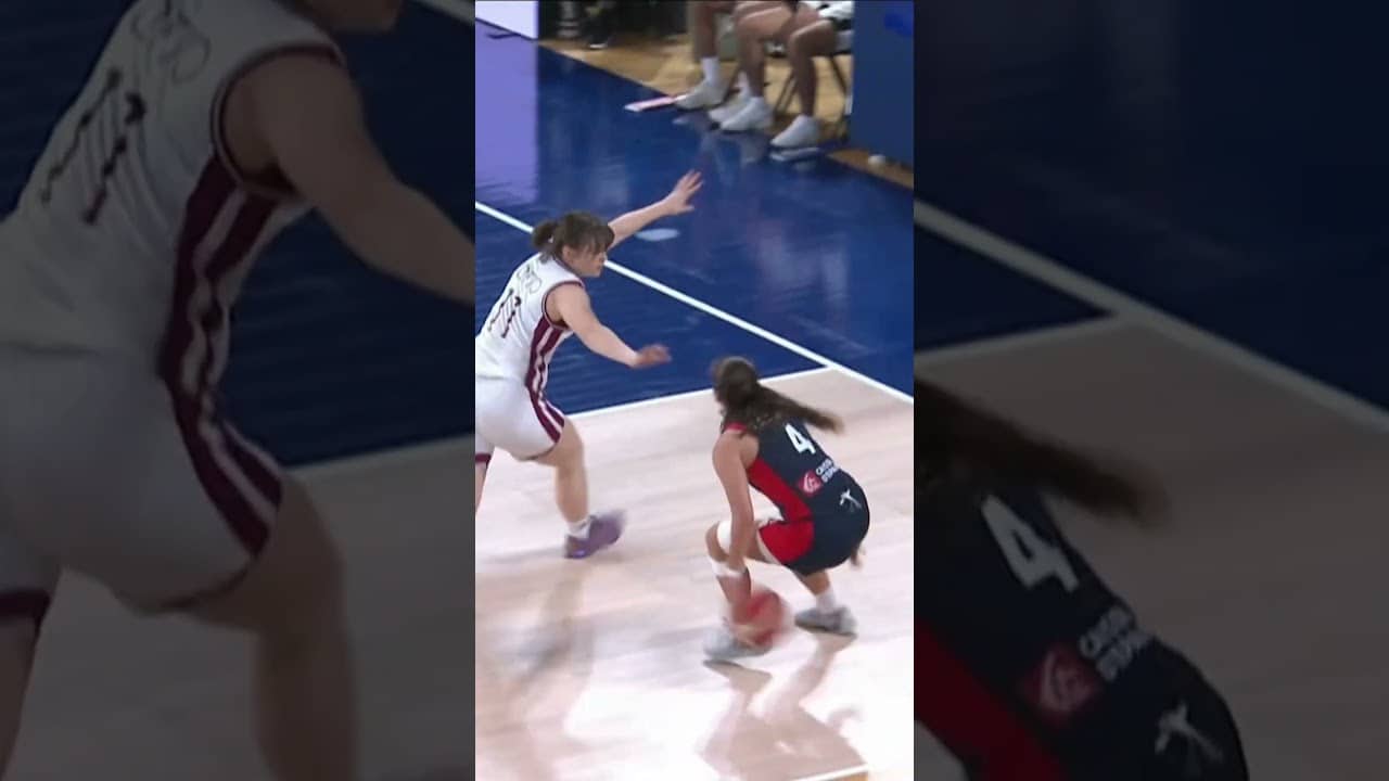 Now you see me, now you don’t  👀 #EurobasketWomen