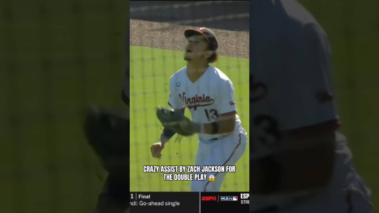 9-2 double play to end the inning! #uva #virginia #baseball #collegebaseball #ncaabaseball #sports