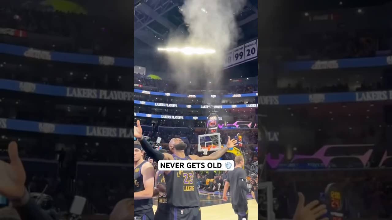 LeBron chalk toss never gets old 💨