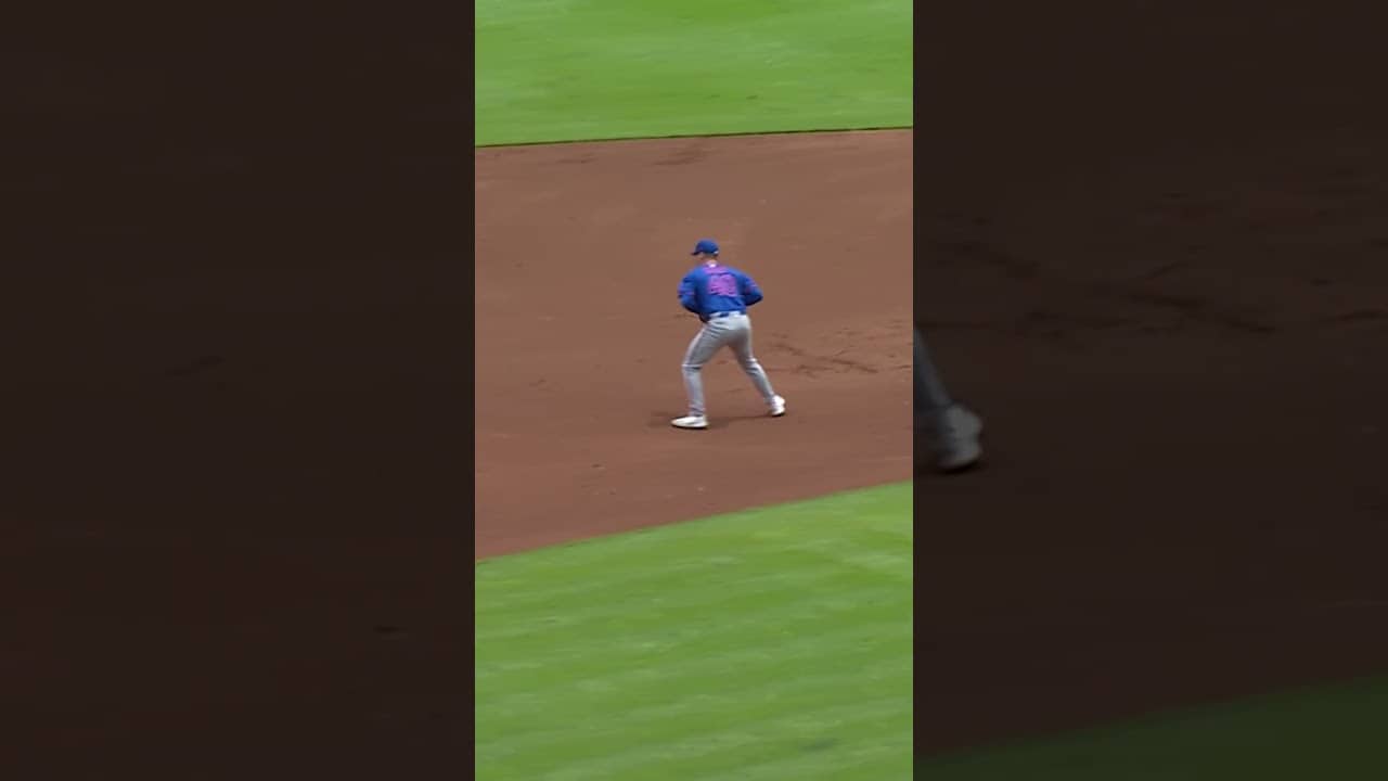 A.J. Ewing makes the diving grab! 💪