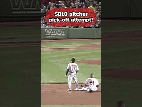 This was *almost* the greatest heads-up play!