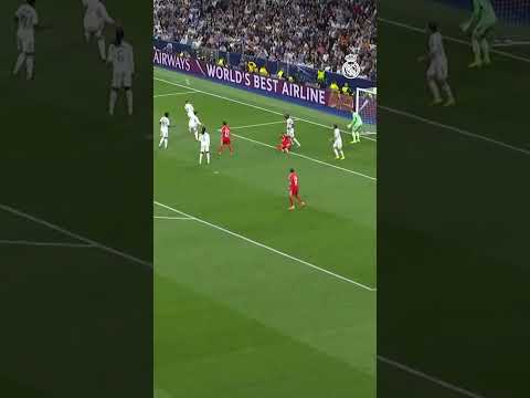 Just Courtois things. 🧱 #UCL #RealMadrid