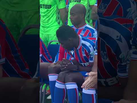 It was all too cold for Ismaila Sarr 🥶 #CPFC #premierleague