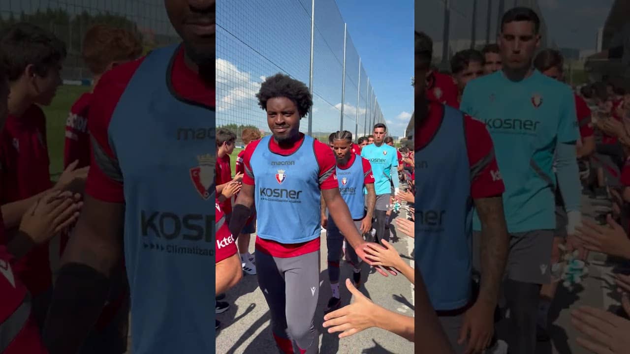 Tajonar arropa al primer equipo de Osasuna, antes de su importante partido ante el Getafe