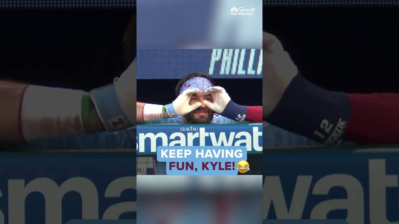 Schwarber's just out here having fun 😂