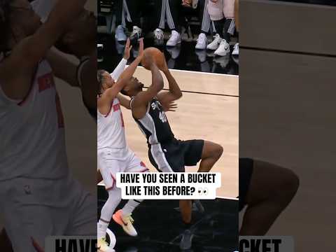 Harrison Barnes somehow scored this bucket while facing the opposite direction ⁉️ 😅