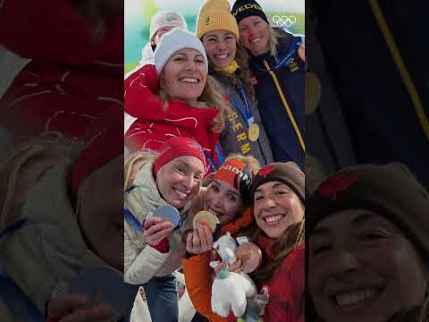 Each medal, each moment, we’re here to capture every unforgettable second! 📸🤳