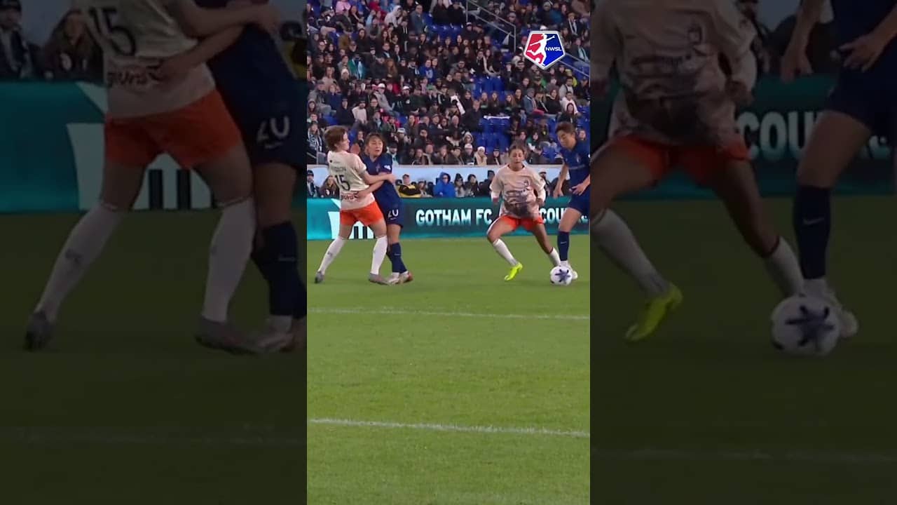Body on the line. Attack denied. 🚫 Jaelin Howell⚽