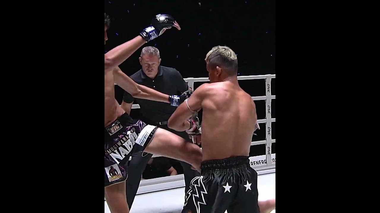 CRUMBLED 😬 Will Superlek be able to knockout Abdulla Dayakaev at The Inner Circle on May 15?